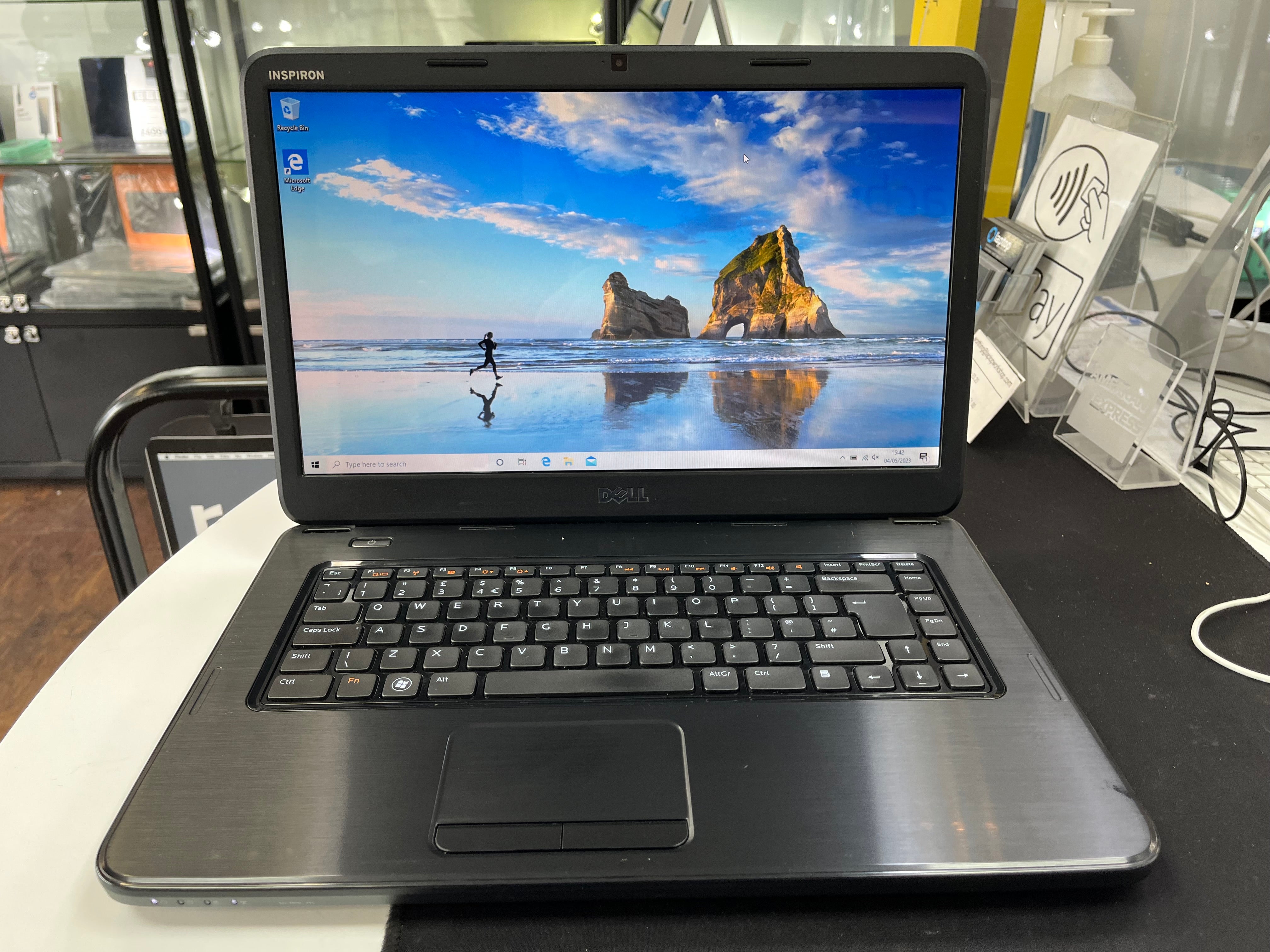DELL Inspiron 15 Laptop AMD C60 4GB 256GB SSD 15.4