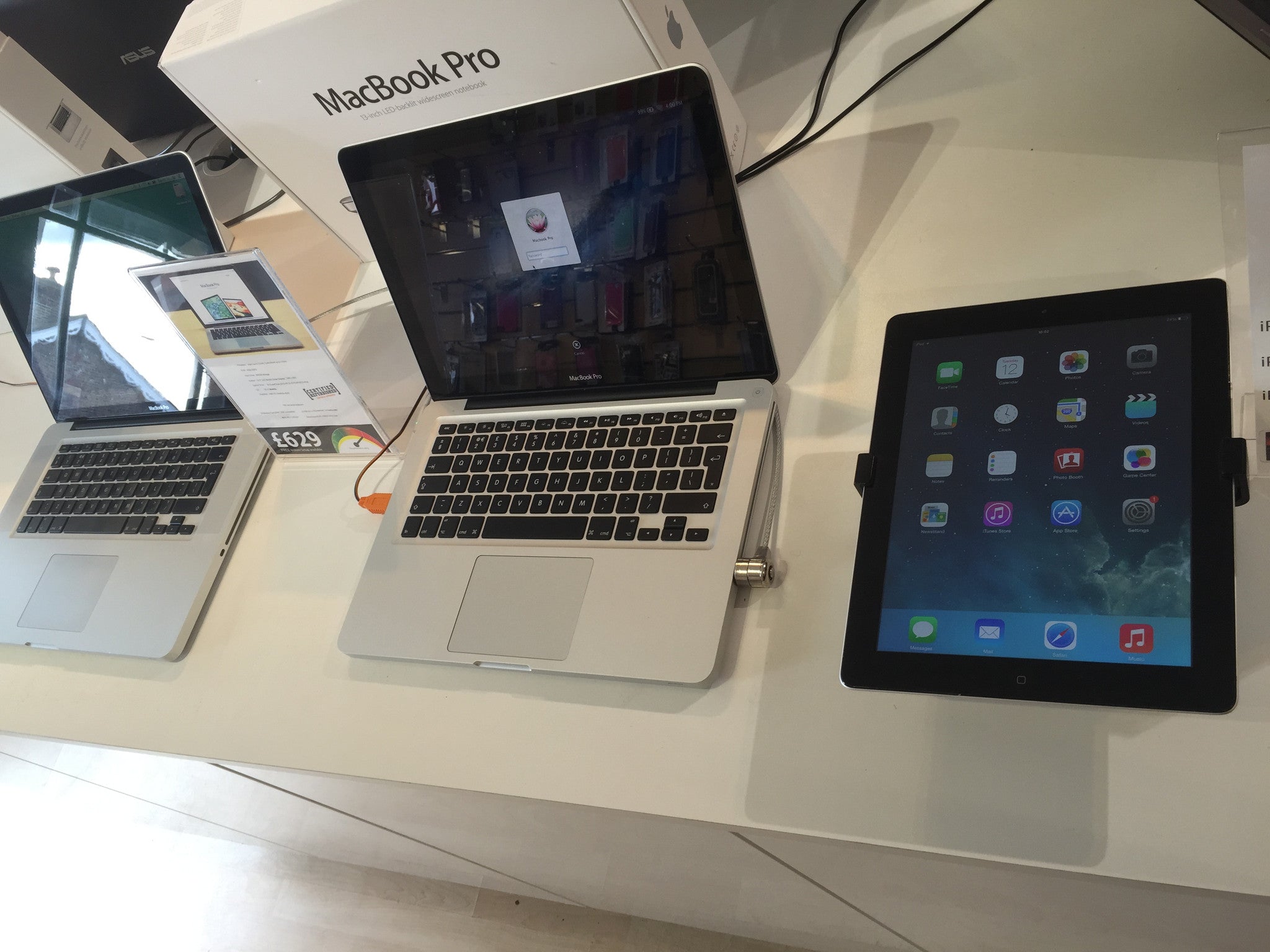 高性能、Macbook Pro 2013、13インチ, 8GB 128GB MacBook Pro (Retina, 13-inch, Late 2013) - 技術仕様 - Apple