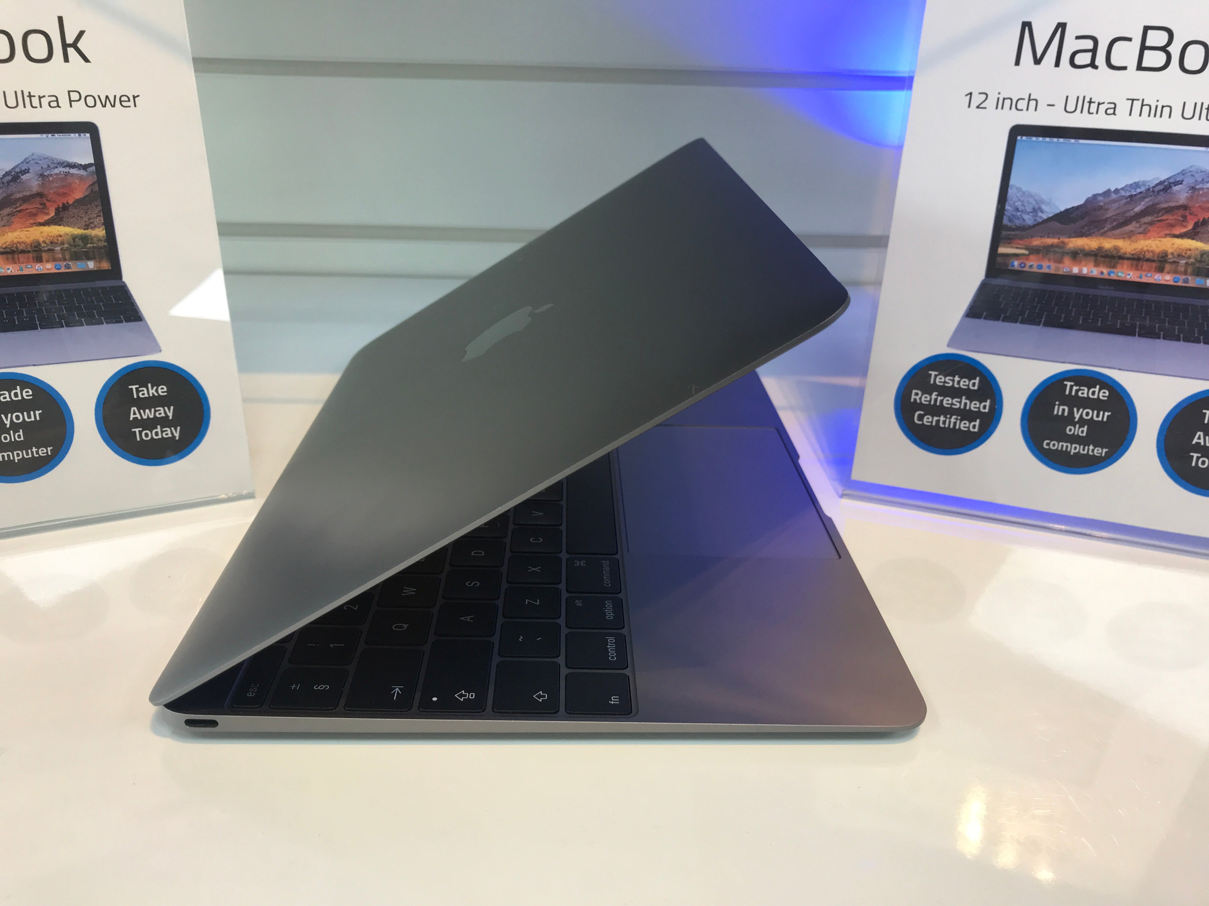 Apple MacBook Pro 13.3-inch 256GB Touch Bar - *Reserved*