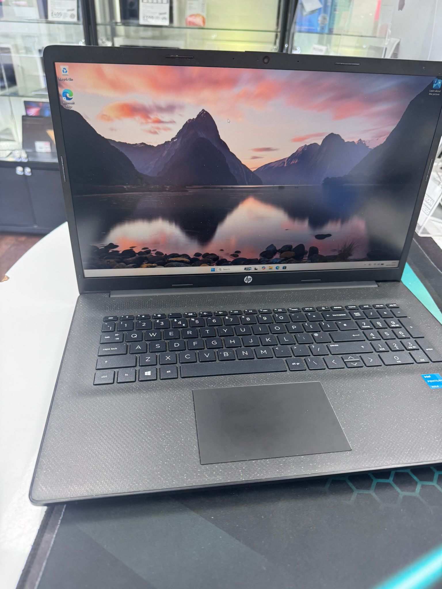 HP 17 Laptop - Intel Core Pen 8GB 128GB 17.3-inch Windows 11