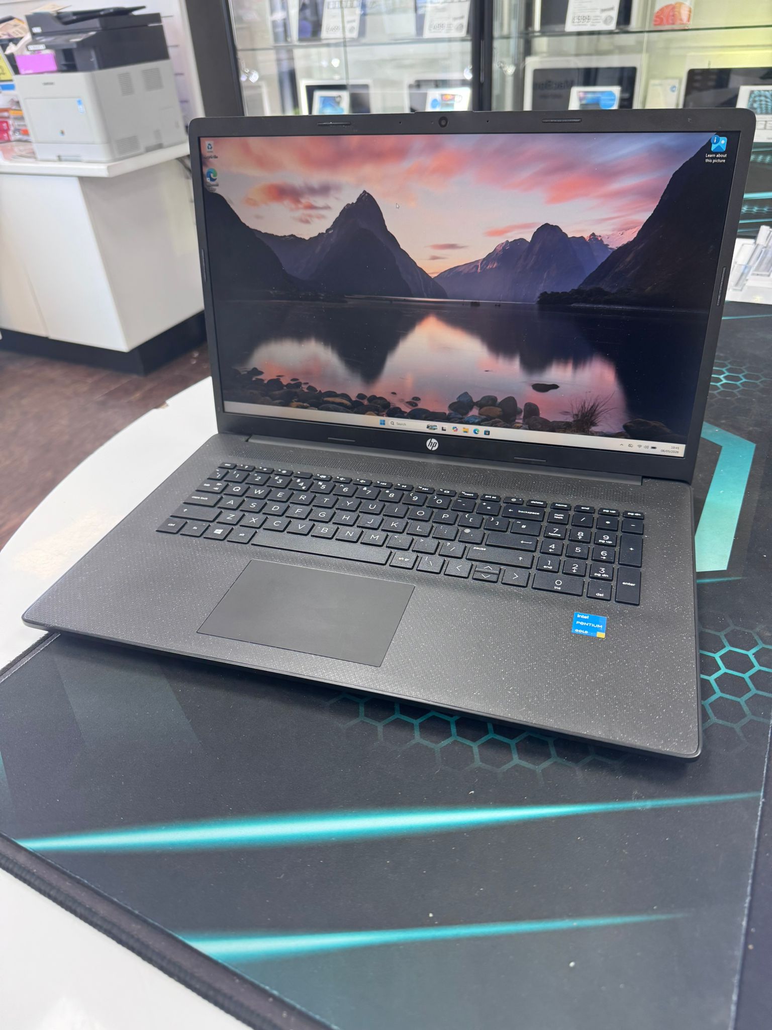HP 17 Laptop - Intel Core Pen 8GB 128GB 17.3-inch Windows 11