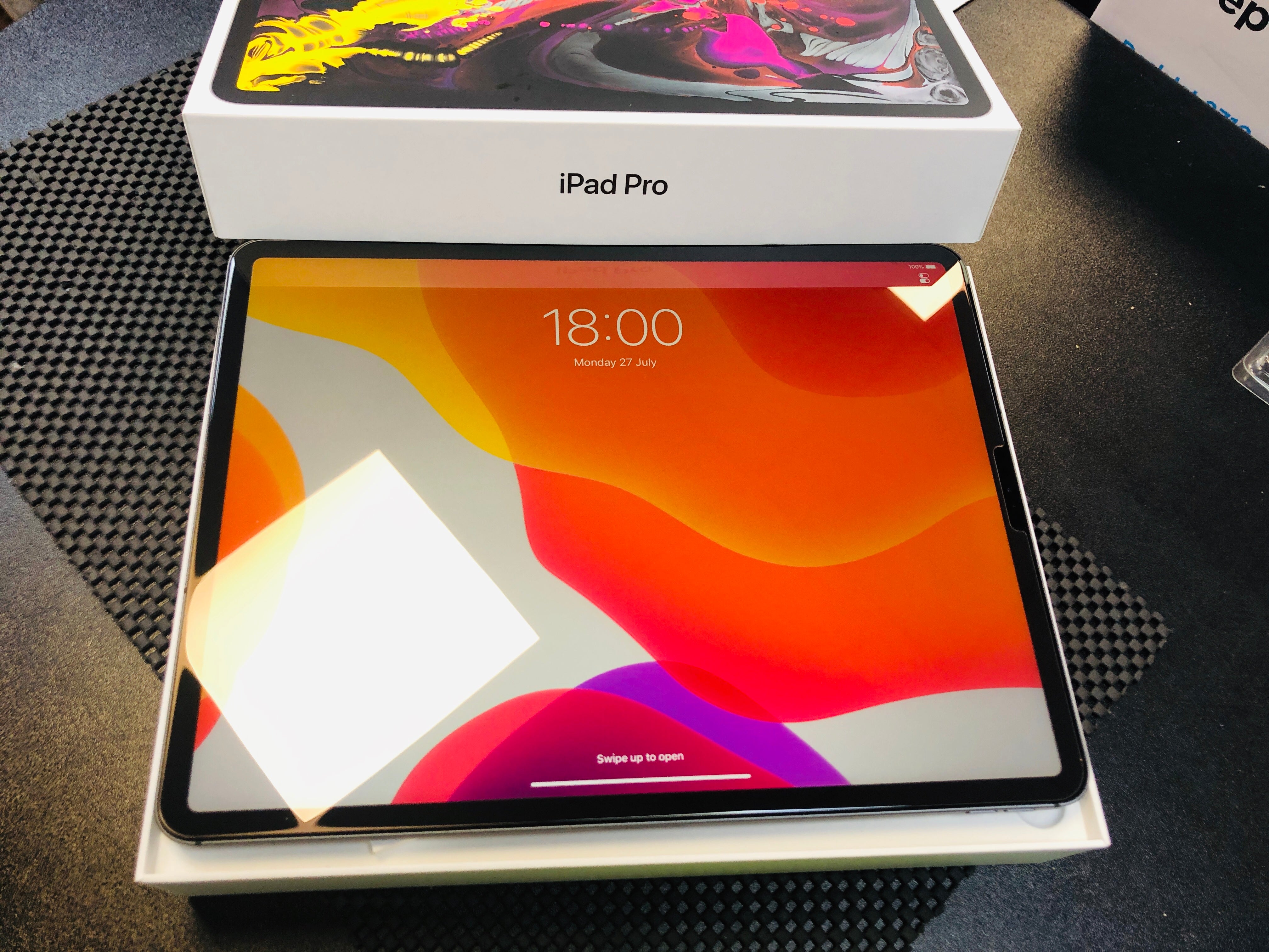 iPad Pro 12.9-inch, 256GB Wi-Fi, Cellular Slate Grey iPad Pro 12.9 