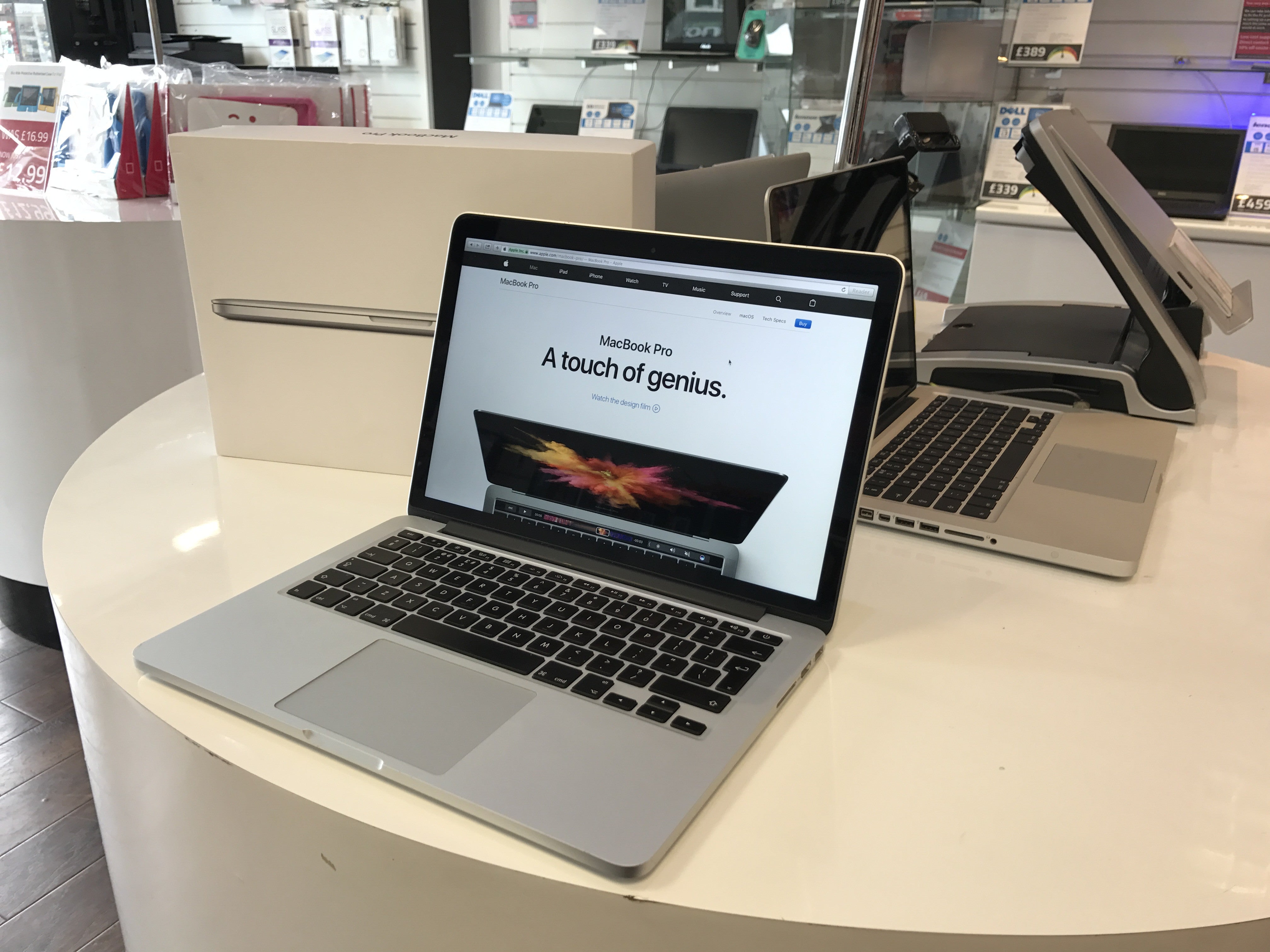 Apple Macbook Pro 13-inch: Retina 2.6GHz 2015 with 128GB SSD